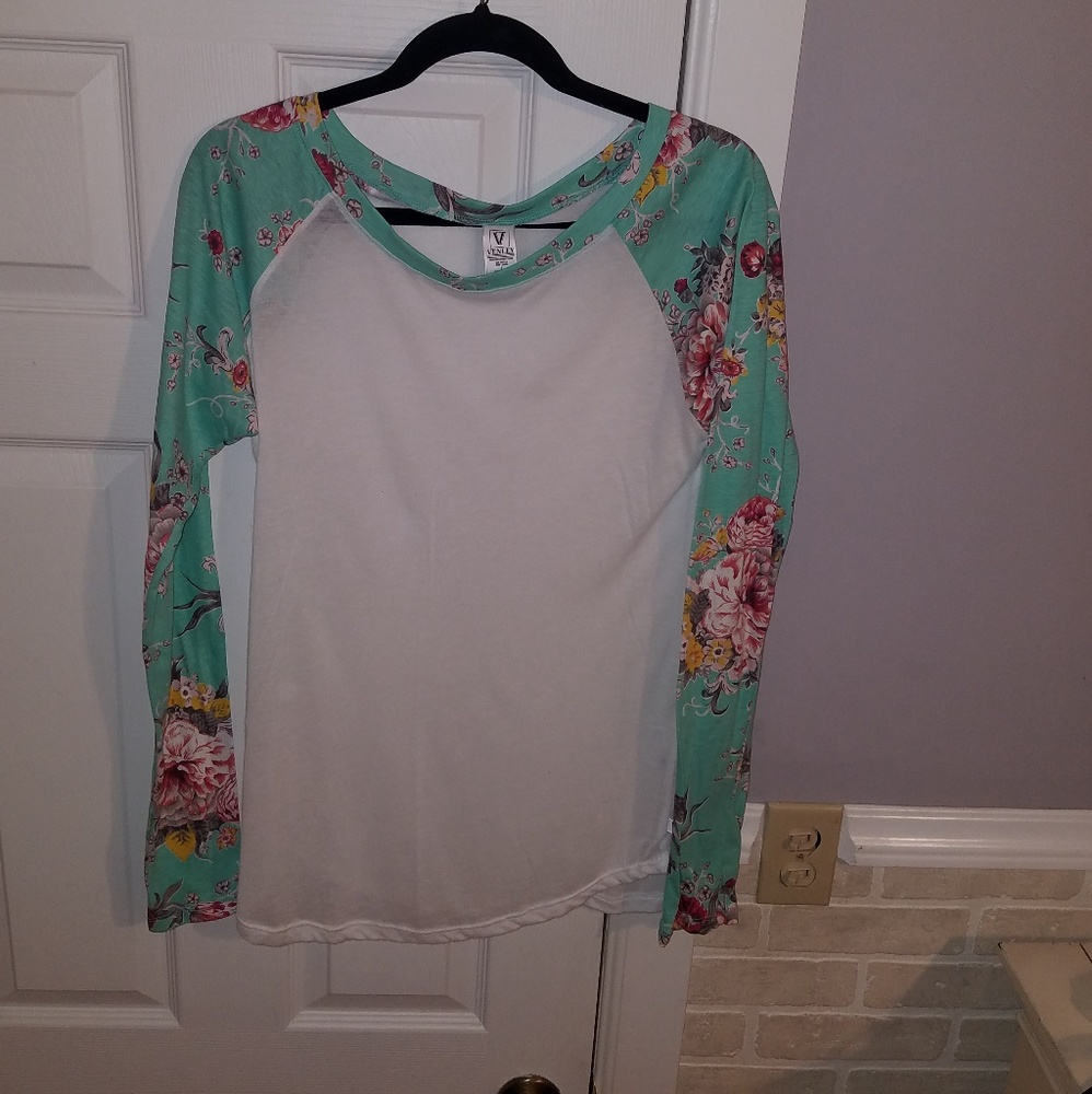 Long sleeved tee